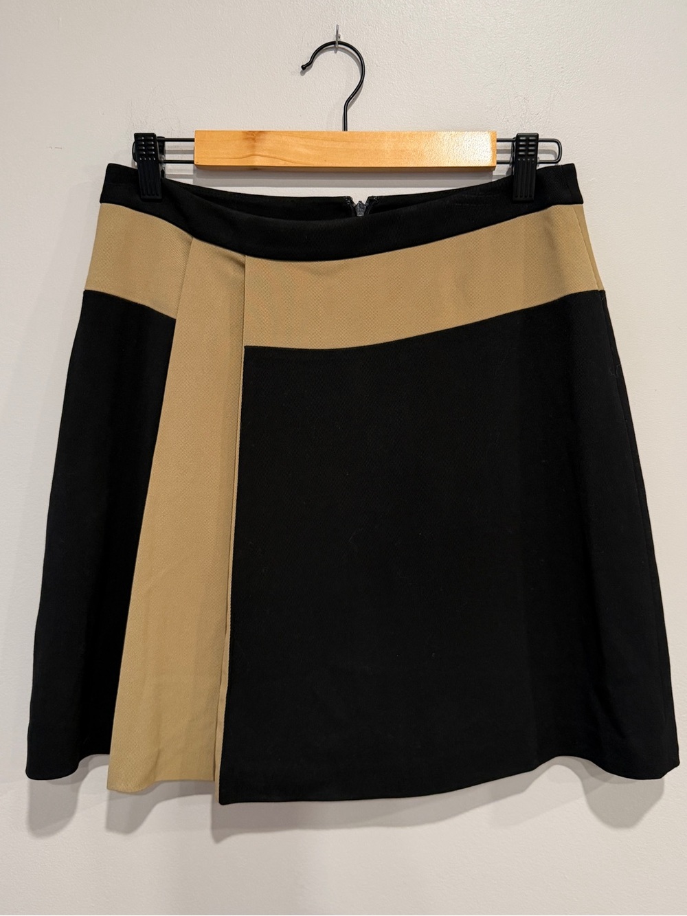Club Monaco Colorblock Pleated A-Line Wool Blend Mini Skirt Black Tan 4
